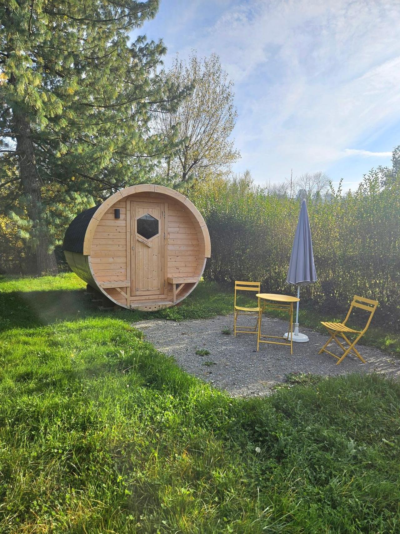 Camping De Charlieu - Mobile Home エクステリア 写真