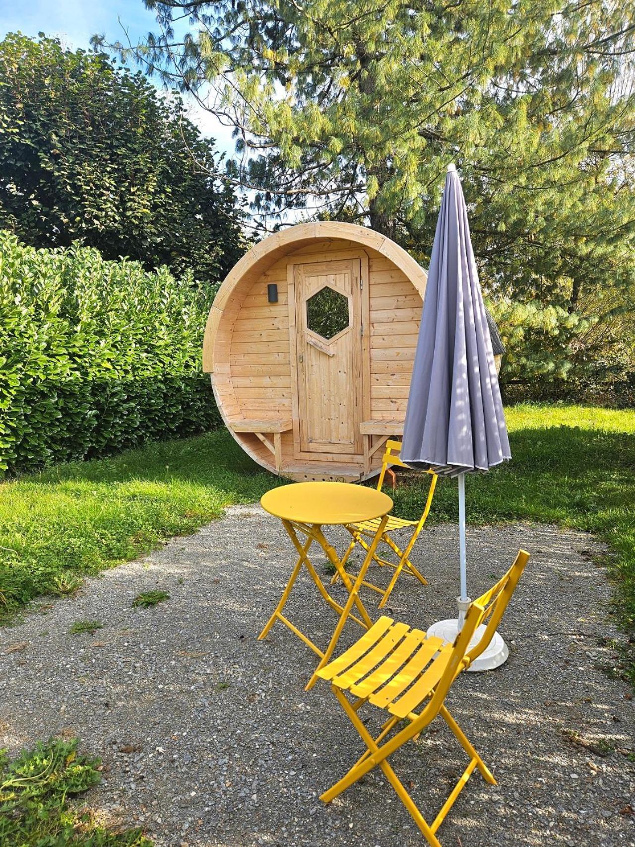 Camping De Charlieu - Mobile Home エクステリア 写真